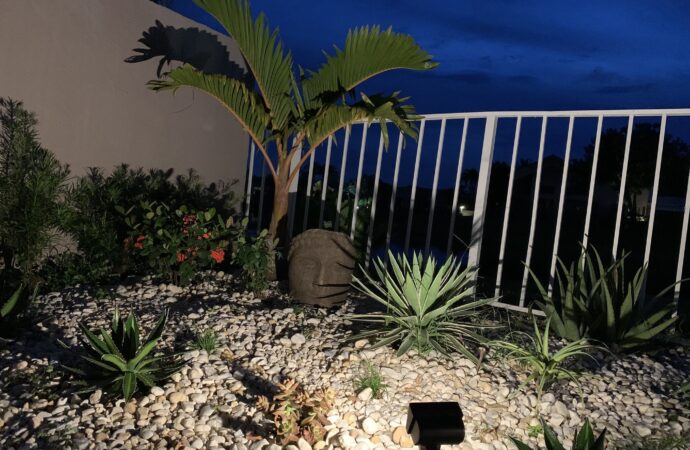 Outdoor spot lights Services-Ornelas Landscape Design