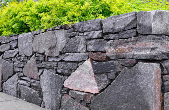 Retaining walls Near Me-Ornelas Landscape Design